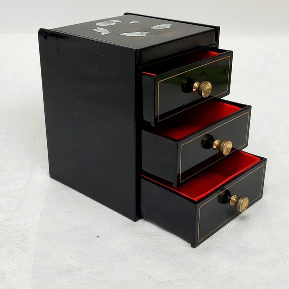 - Vintage Lacquered  jewelry box with mother of pearl calla  inlay made in… - Picture 5 of 11